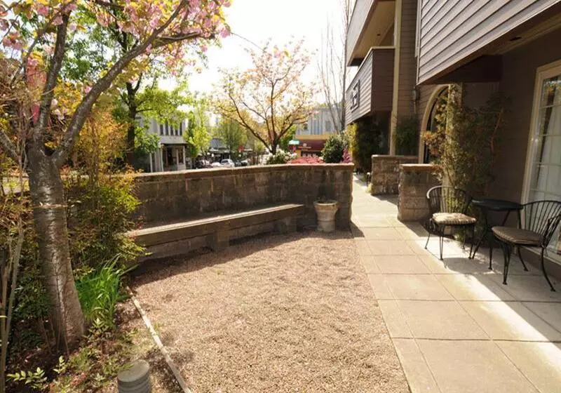 Otel The Bard S Inn, Bw Signature Collection By Best Western