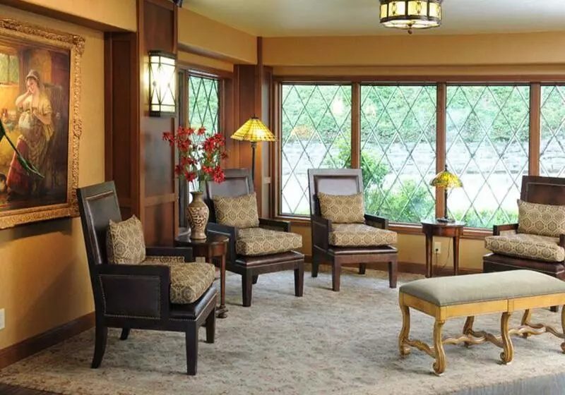 Otel The Bard S Inn, Bw Signature Collection By Best Western