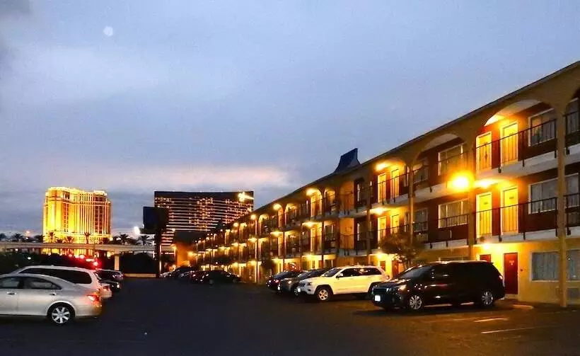 Mardi Gras Hotel & Casino