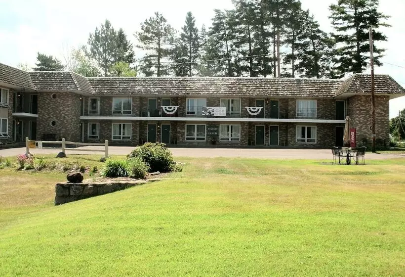 فندق على الطريق Budget Host Inn