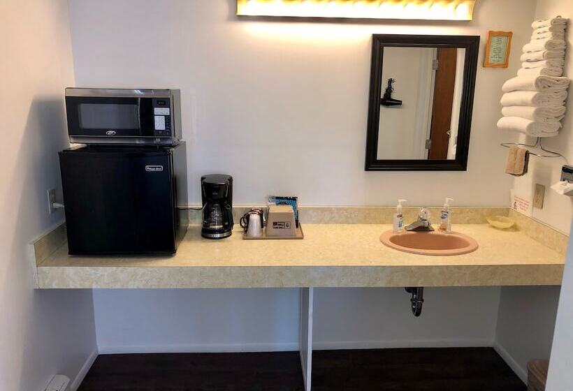 مُتل Budget Host Inn