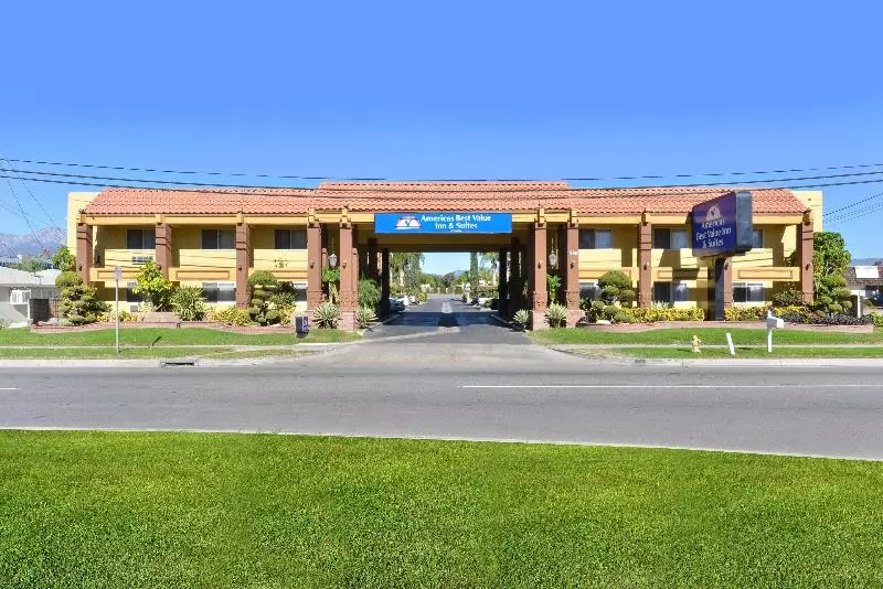 فندق Americas Best Value Inn & Suites Fontana