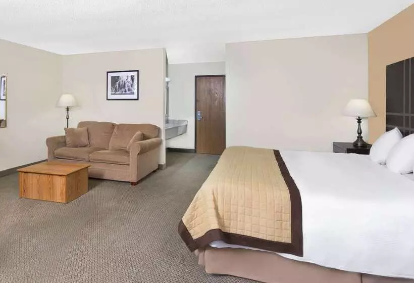 Отель Baymont By Wyndham Green Bay