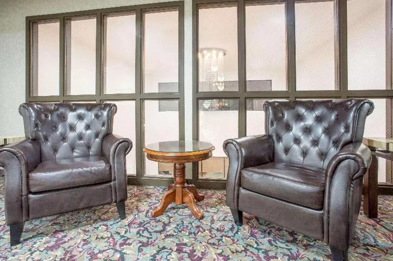 Отель Baymont By Wyndham Green Bay