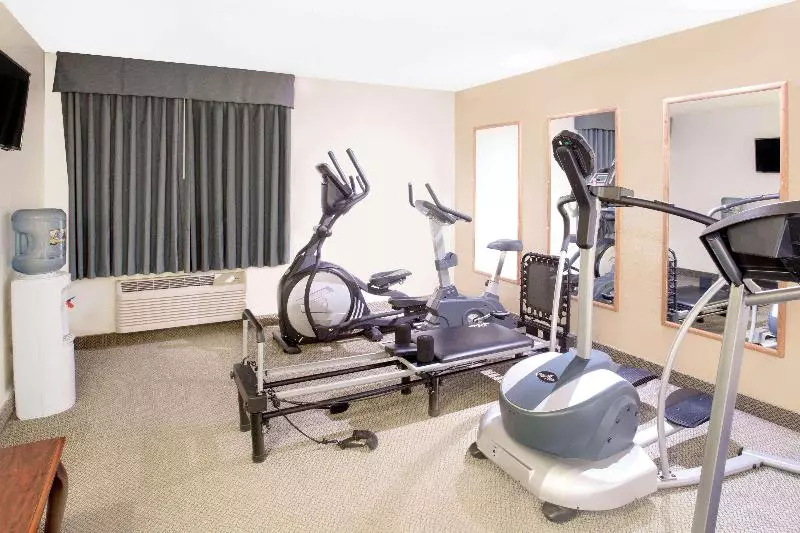 Отель Baymont By Wyndham Green Bay