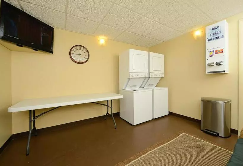 هتل Best Western Plus Landing View Inn & Suites