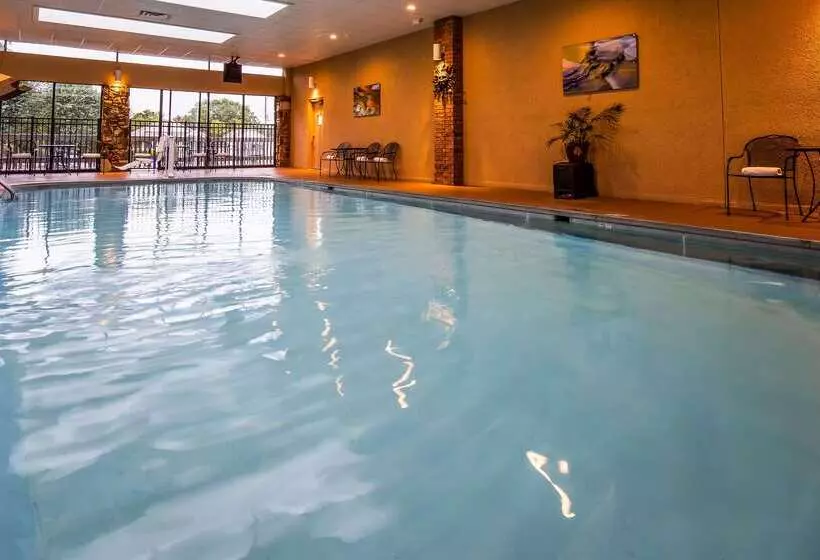 هتل Best Western Plus Landing View Inn & Suites