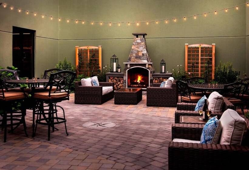 هتل Boston Marriott Peabody