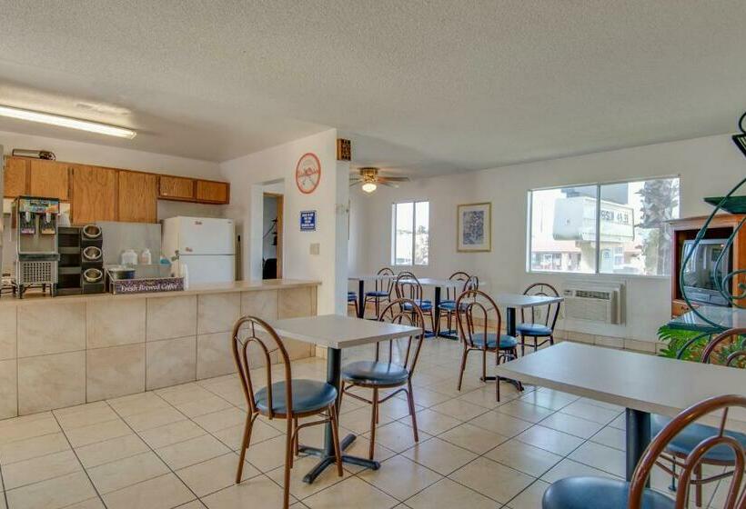 هتل Bridgeway Inn & Suites