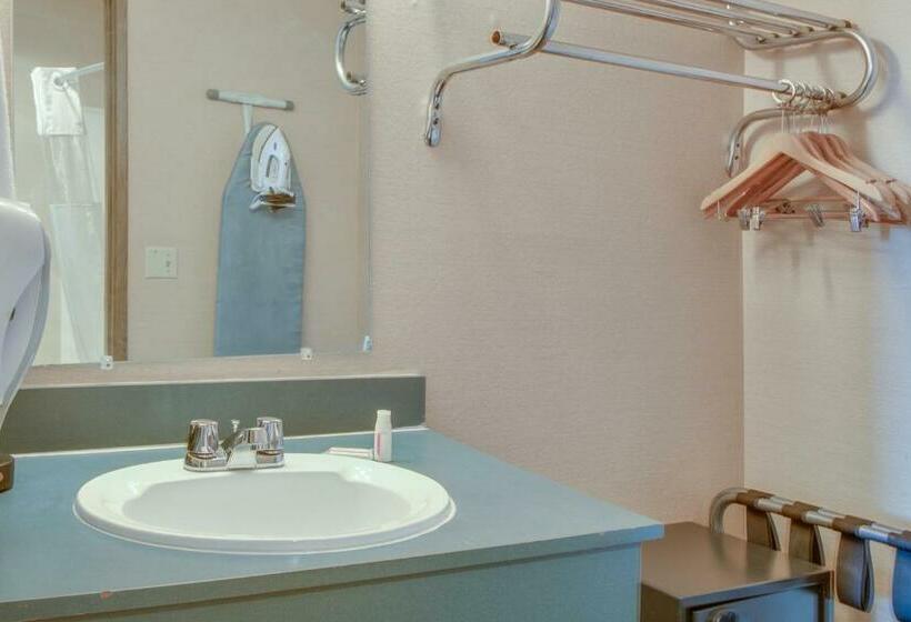 هتل Bridgeway Inn & Suites