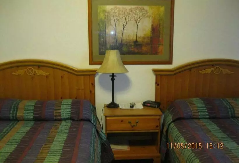 Отель Circle S Lodge