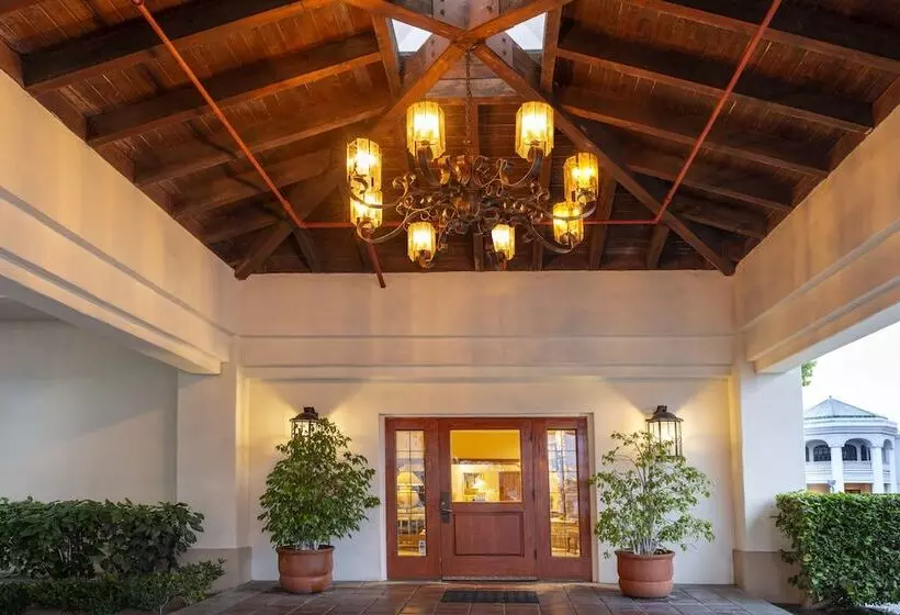 호텔 Clocktower Inn Ventura