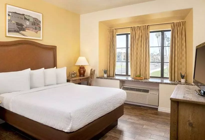 호텔 Clocktower Inn Ventura