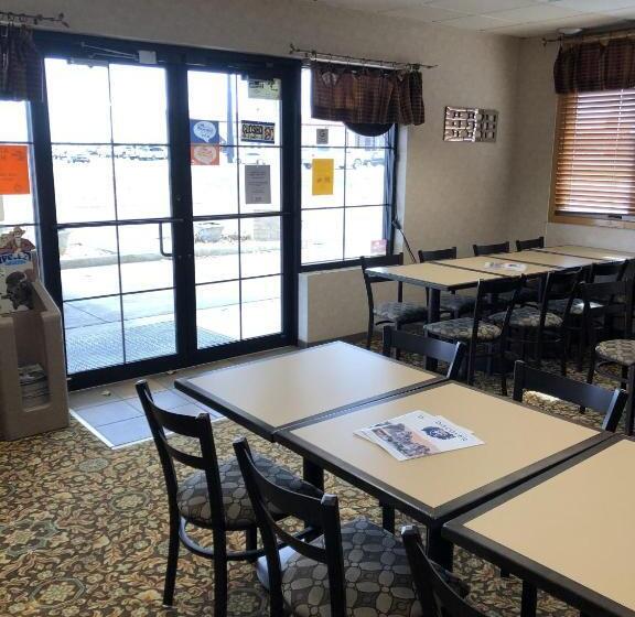 فندق Corn Palace Inn