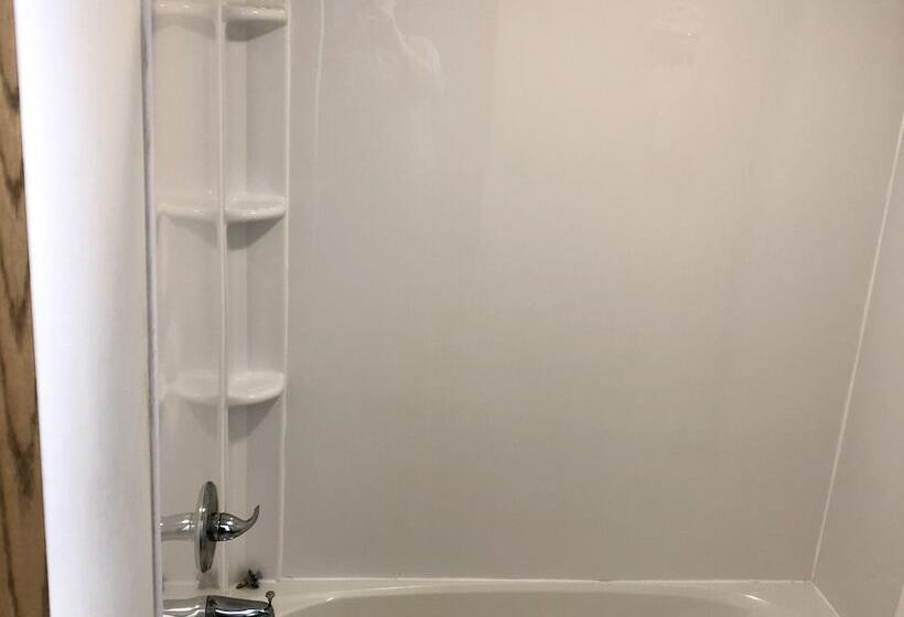 فندق Corn Palace Inn