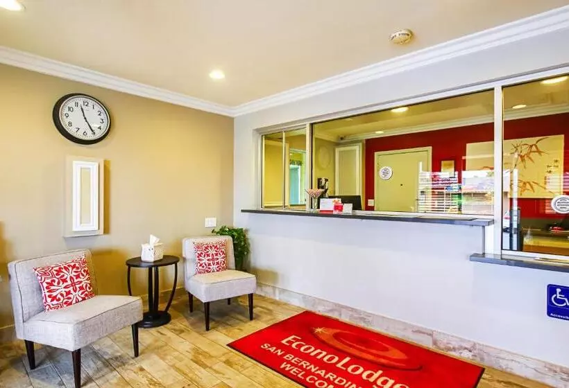 호텔 Econo Lodge San Bernardino I-215