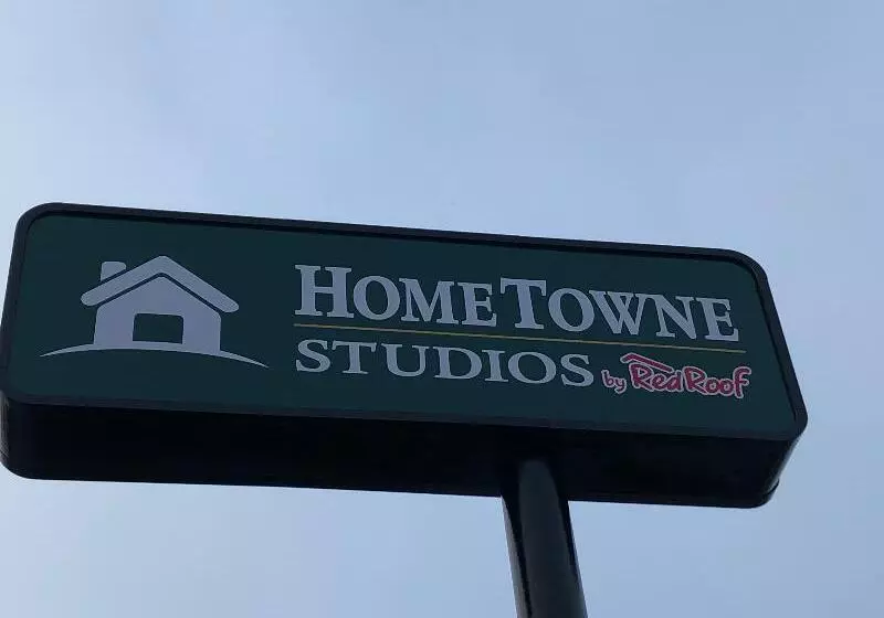 Отель Hometowne Studios By Red Roof San Antonio E   Frost Bank Center