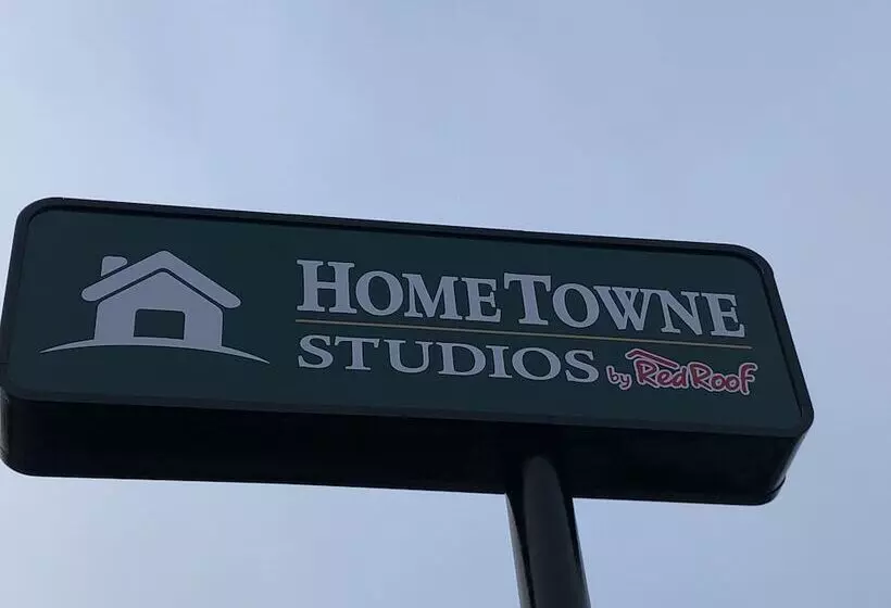 Отель Hometowne Studios By Red Roof San Antonio E   Frost Bank Center