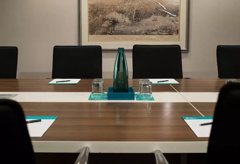 בית מלון כפרי Indigo Baltimore Downtown, An Ihg