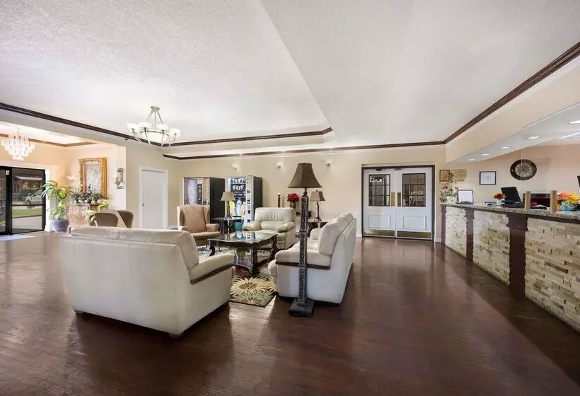 فندق Knights Inn College Station