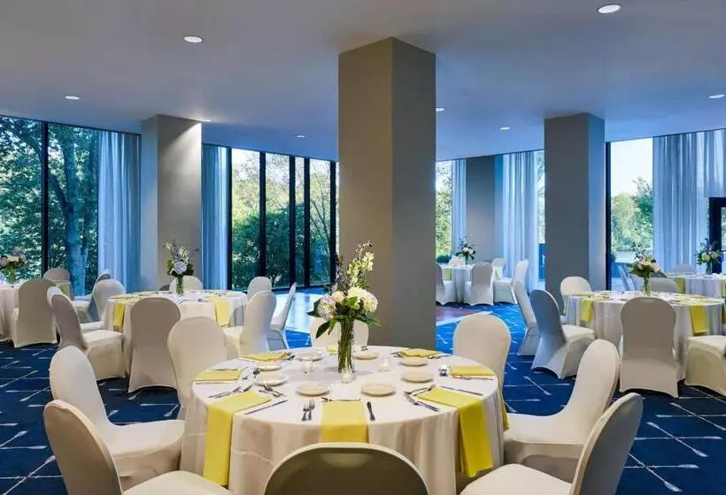 Merriweather Lakehouse Hotel, Autograph Collection