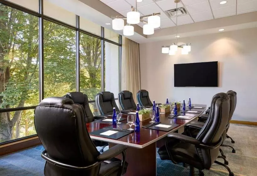 Merriweather Lakehouse Hotel, Autograph Collection