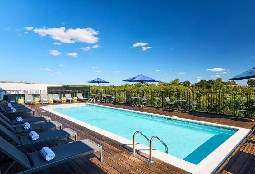 Merriweather Lakehouse Hotel, Autograph Collection