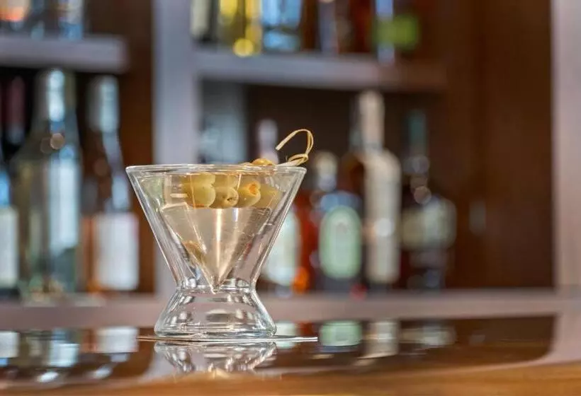 Merriweather Lakehouse Hotel, Autograph Collection