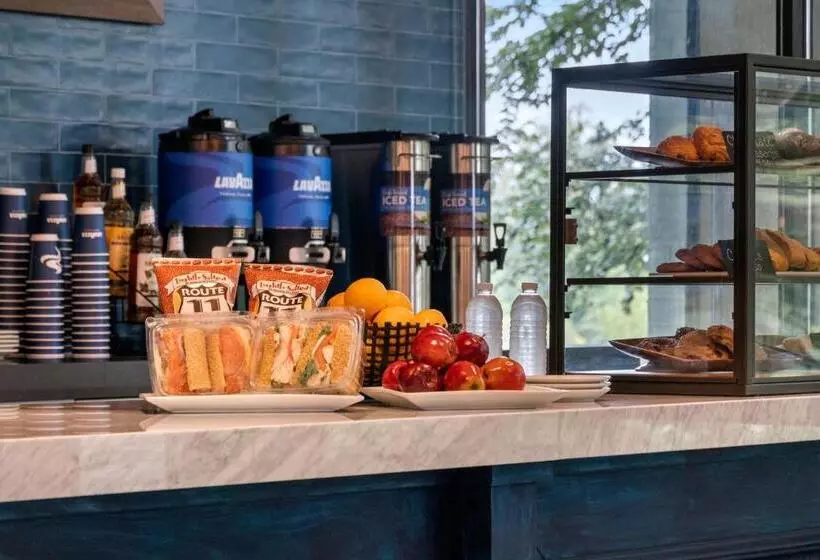 Merriweather Lakehouse Hotel, Autograph Collection