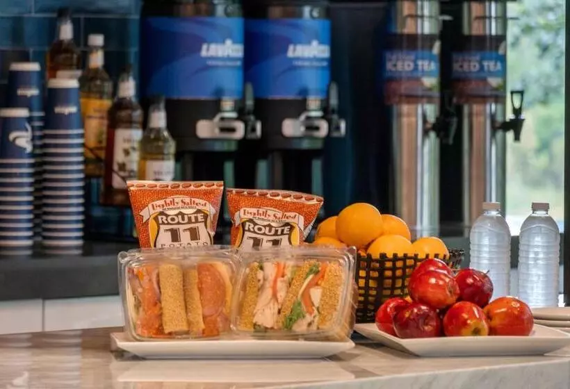 Merriweather Lakehouse Hotel, Autograph Collection