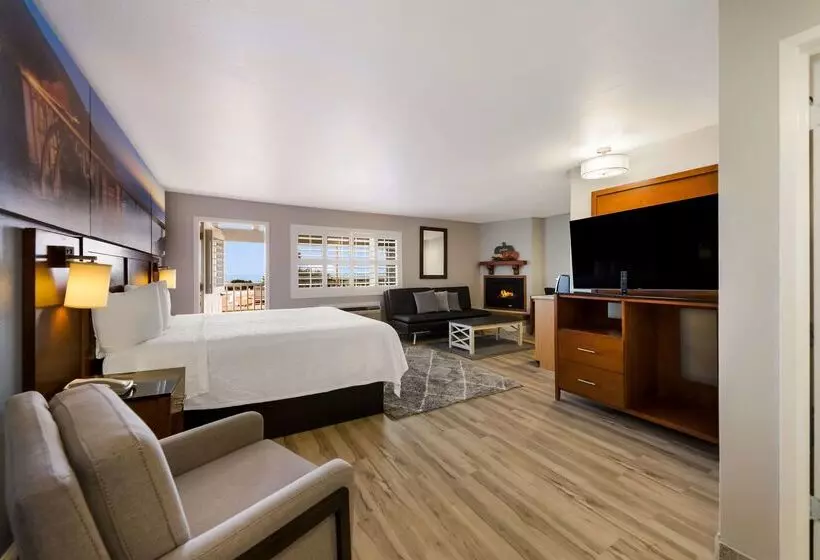 Отель Pacific Coast Roadhouse