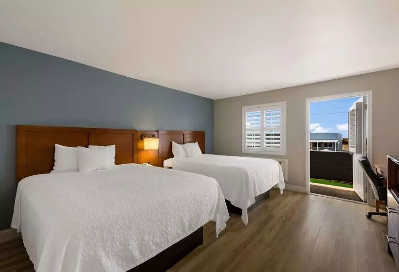 Отель Pacific Coast Roadhouse