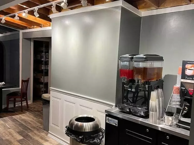 Отель Pacific Coast Roadhouse