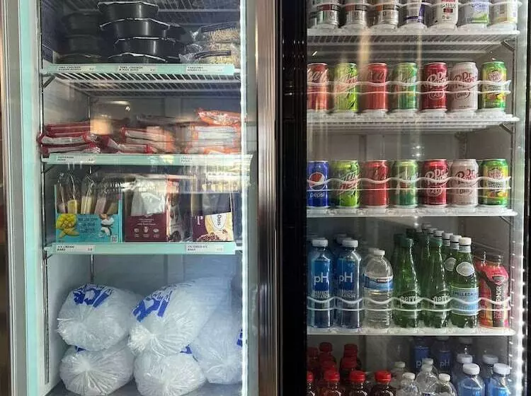 Отель Pacific Coast Roadhouse