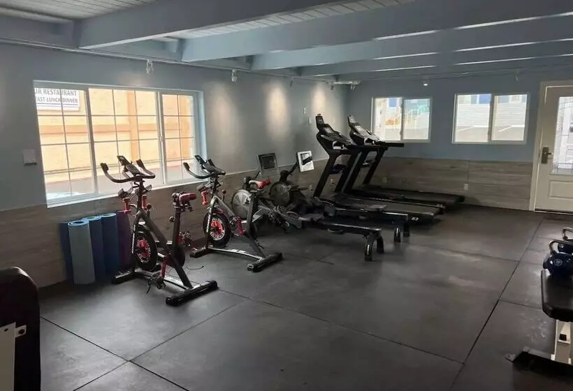 Отель Pacific Coast Roadhouse