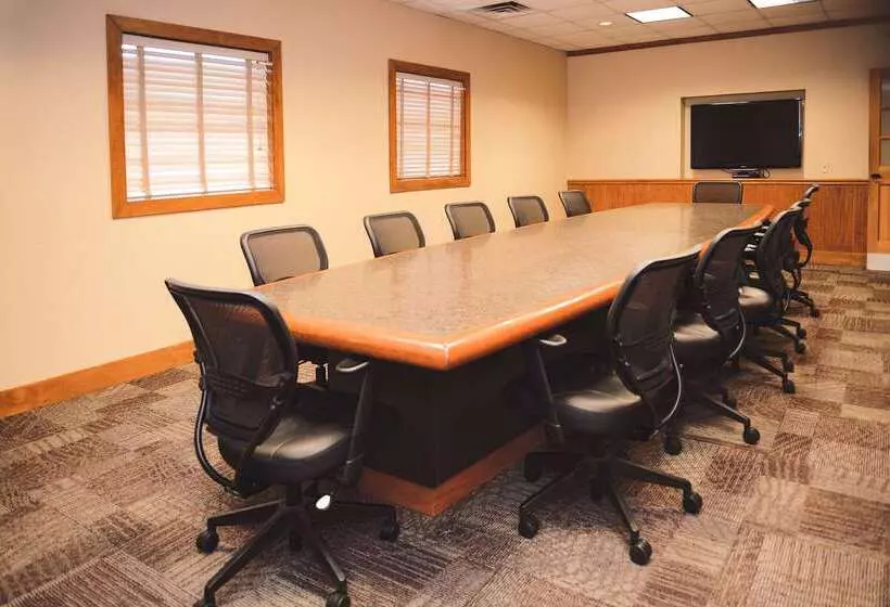 Otel Quality Inn & Suites Ames Conference Center Near Isu Campus