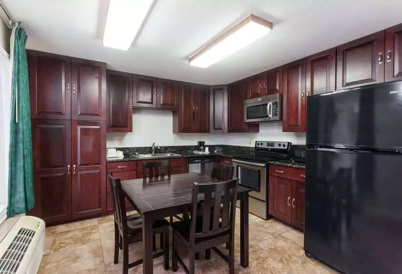 Otel Ramada By Wyndham Oceanside