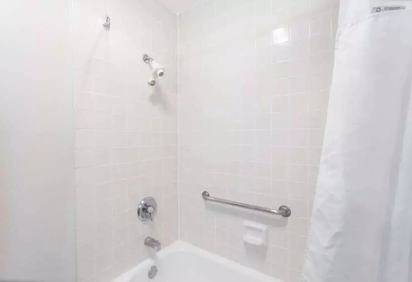 Otel Ramada By Wyndham Oceanside