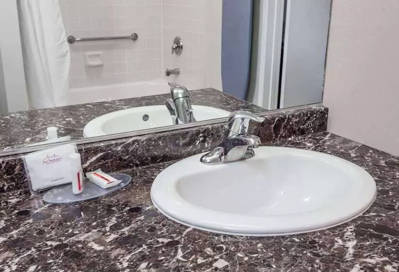 Otel Ramada By Wyndham Oceanside