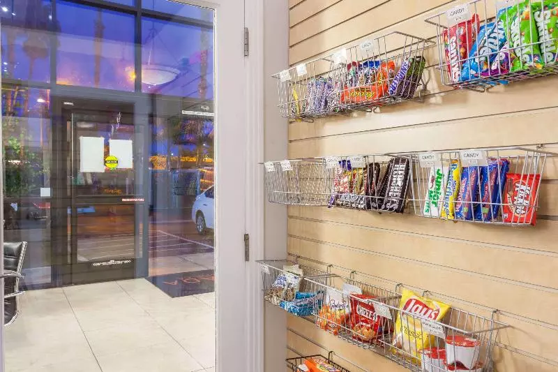 Otel Ramada By Wyndham Oceanside