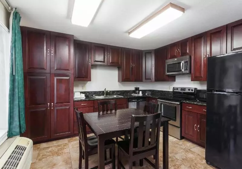 Otel Ramada By Wyndham Oceanside