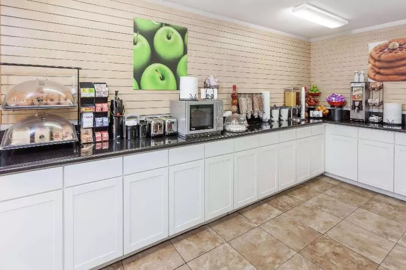 Otel Ramada By Wyndham Oceanside