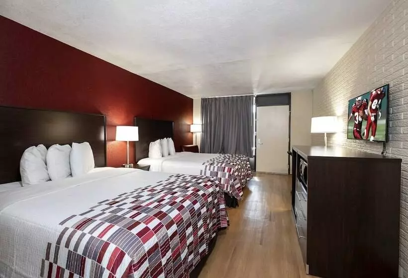 Отель Red Roof Inn West Point