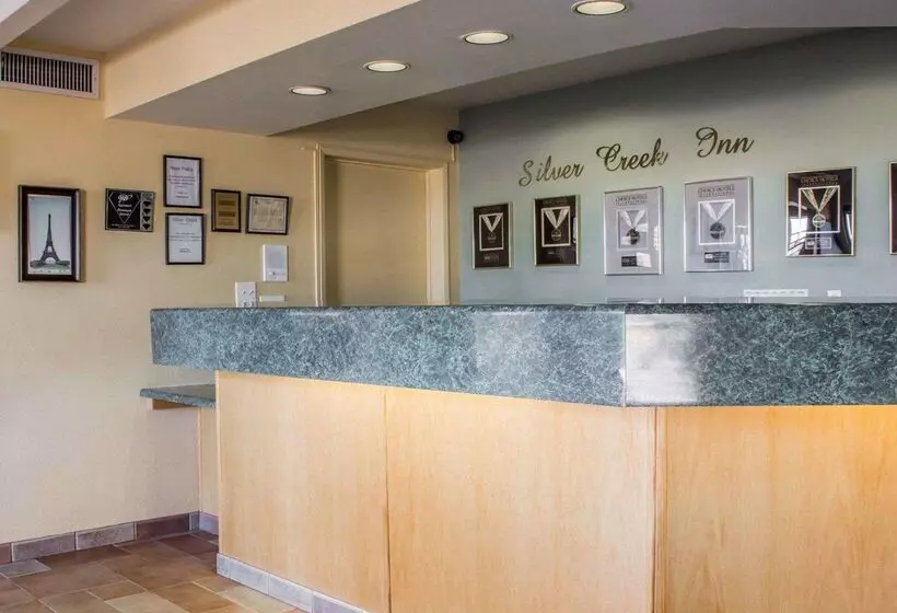 בית מלון כפרי Rodeway Inn Silver Creek Inn