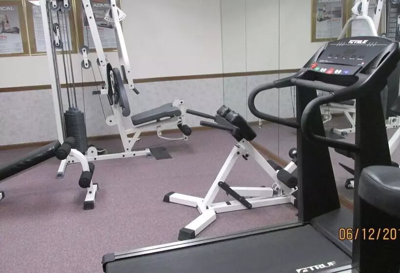 בית מלון כפרי Shawano Four Seasons