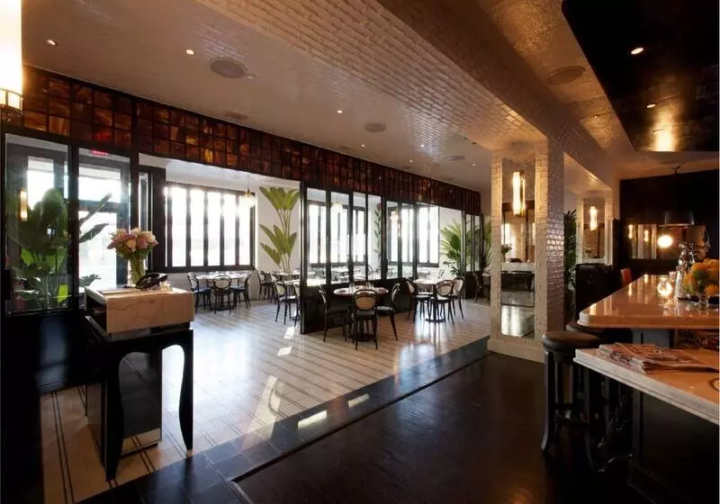 בית מלון כפרי Sixty Beverly Hills