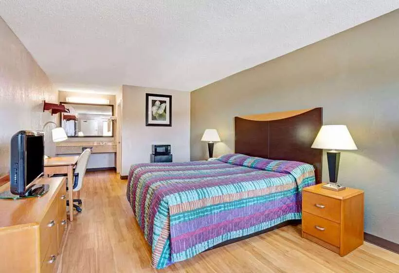 Отель Super 8 By Wyndham Fredericksburg