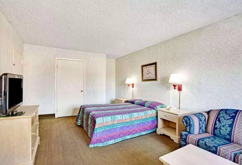 Отель Super 8 By Wyndham Fredericksburg