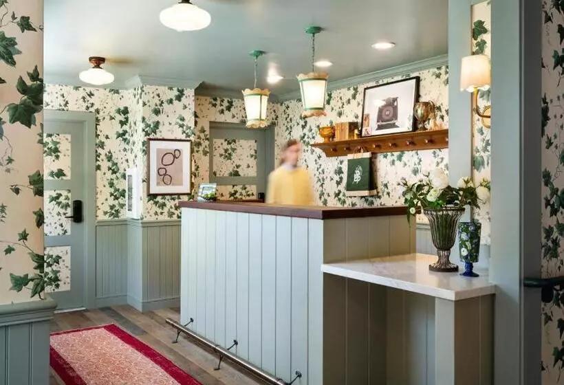 ホテル Le Petit Pali At 8th Ave