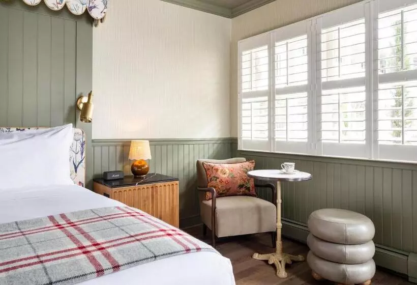 ホテル Le Petit Pali At 8th Ave